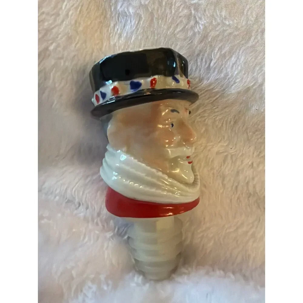 Vintage Beefeater Gin Ceramic Bottle Stopper Pourer Yeoman Barware Liquor Top